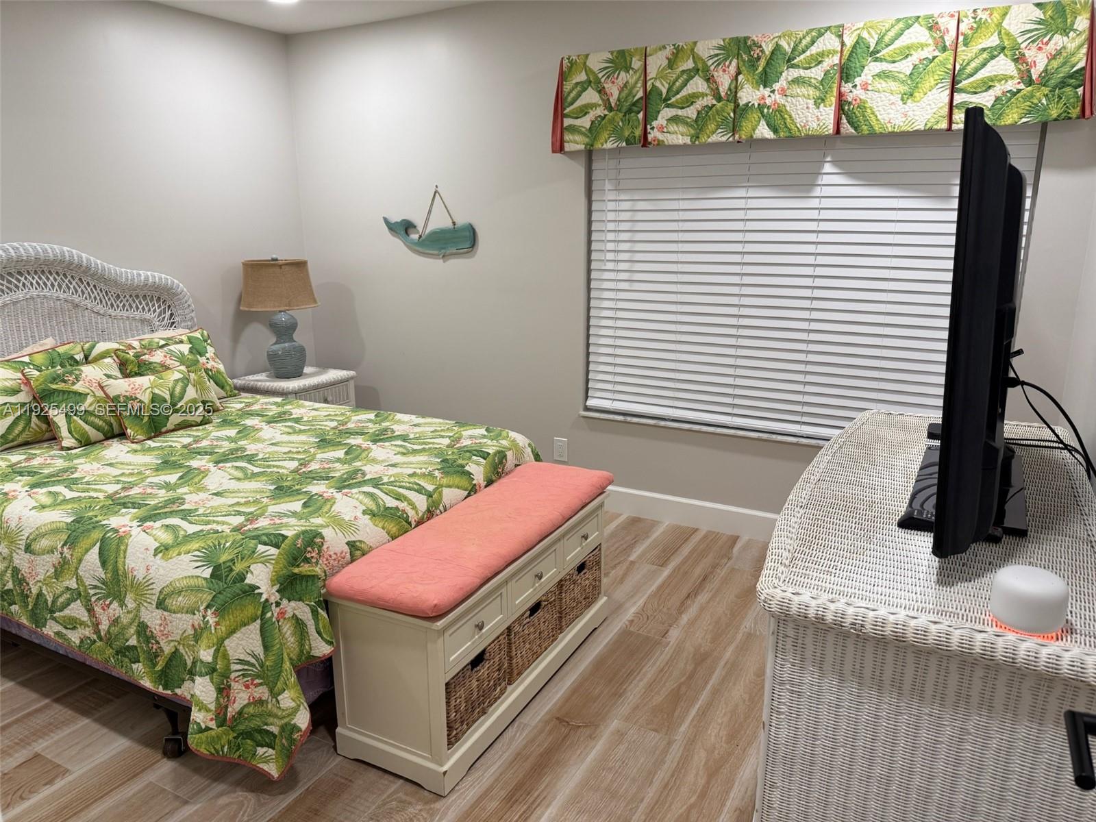 BEACHCOMBER - Residential Lease