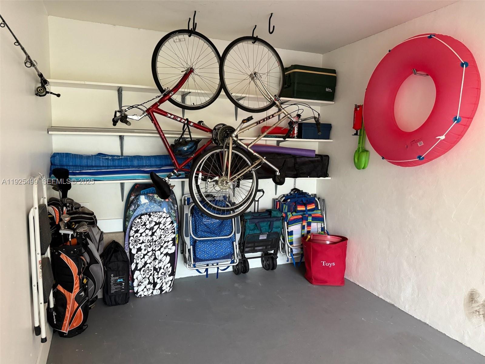 BEACHCOMBER - Residential Lease