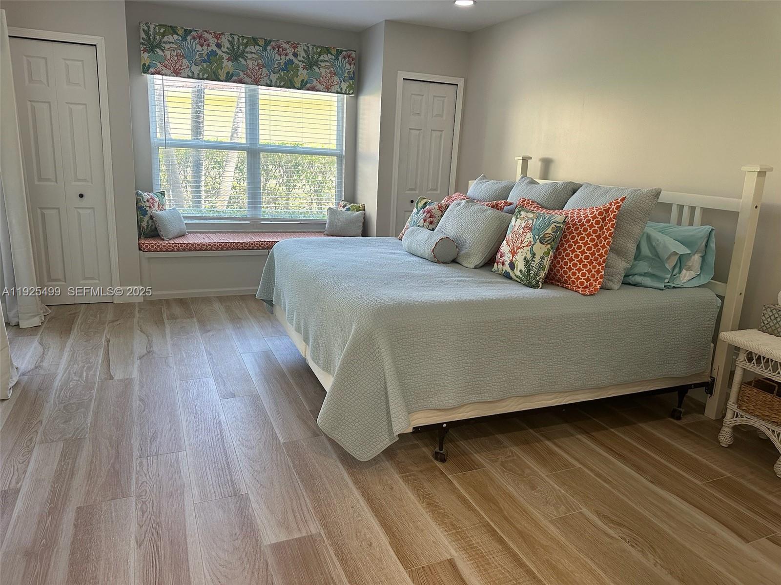 BEACHCOMBER - Residential Lease