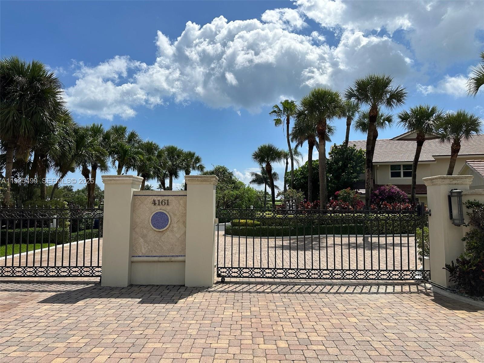 BEACHCOMBER - Residential Lease