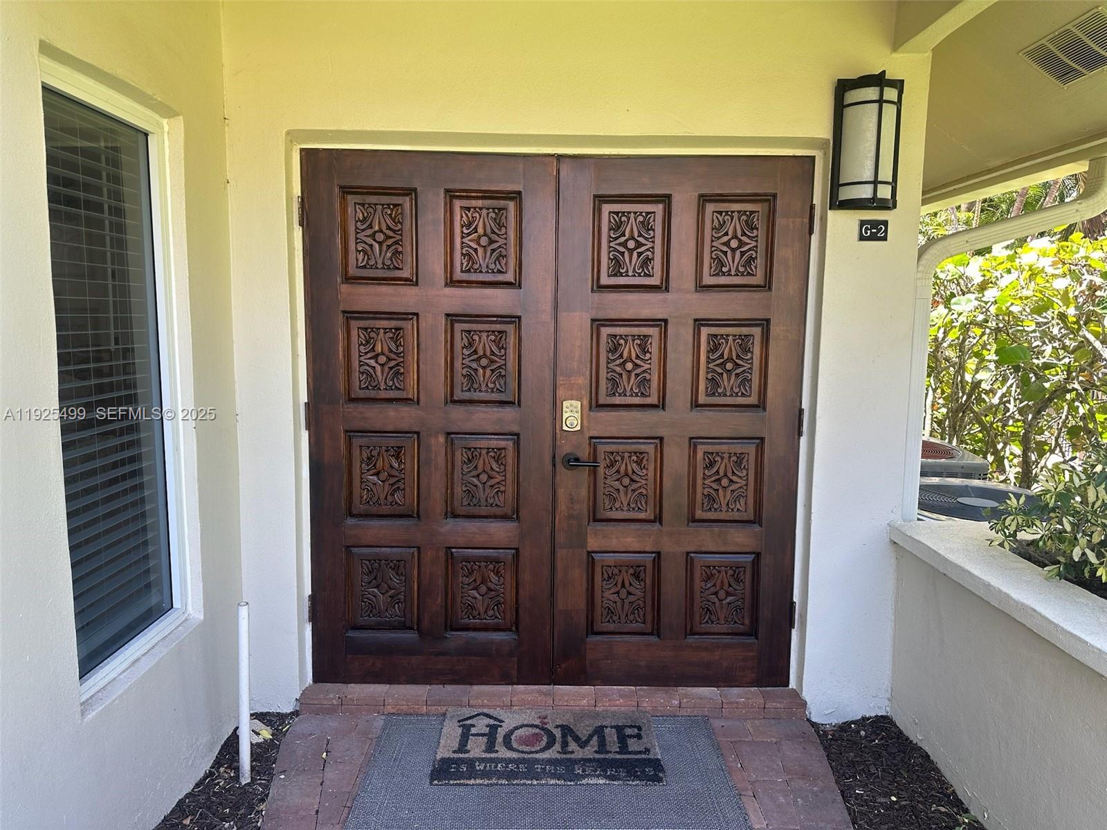 BEACHCOMBER - Residential Lease