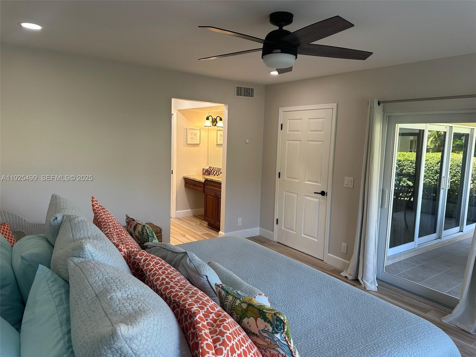 BEACHCOMBER - Residential Lease