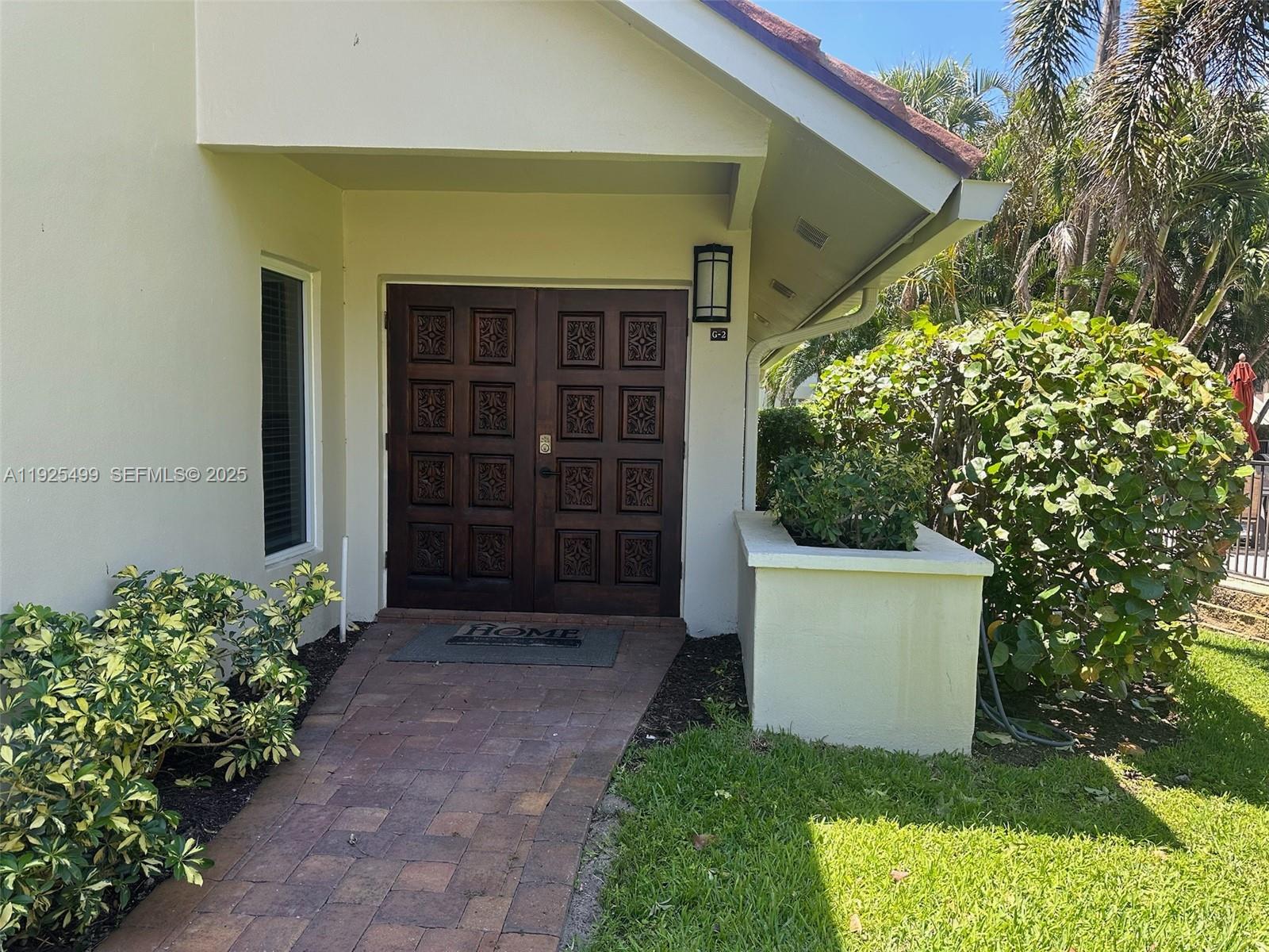 BEACHCOMBER - Residential Lease