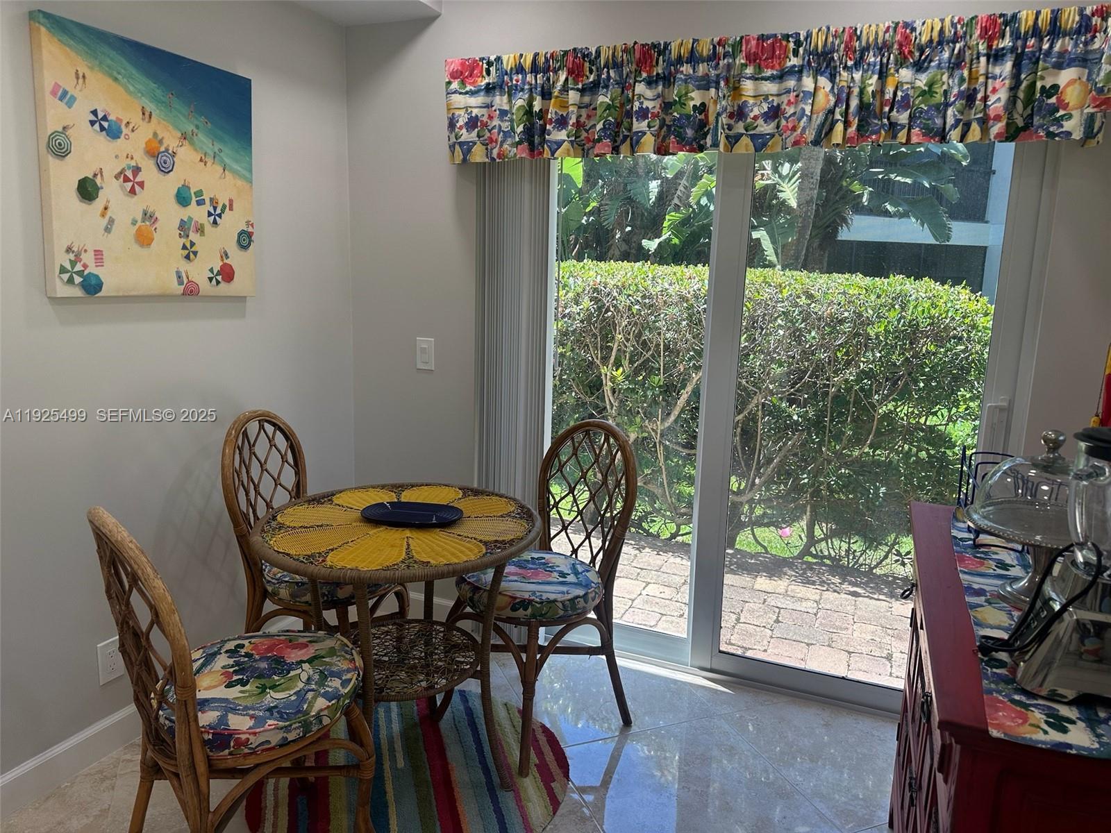 BEACHCOMBER - Residential Lease