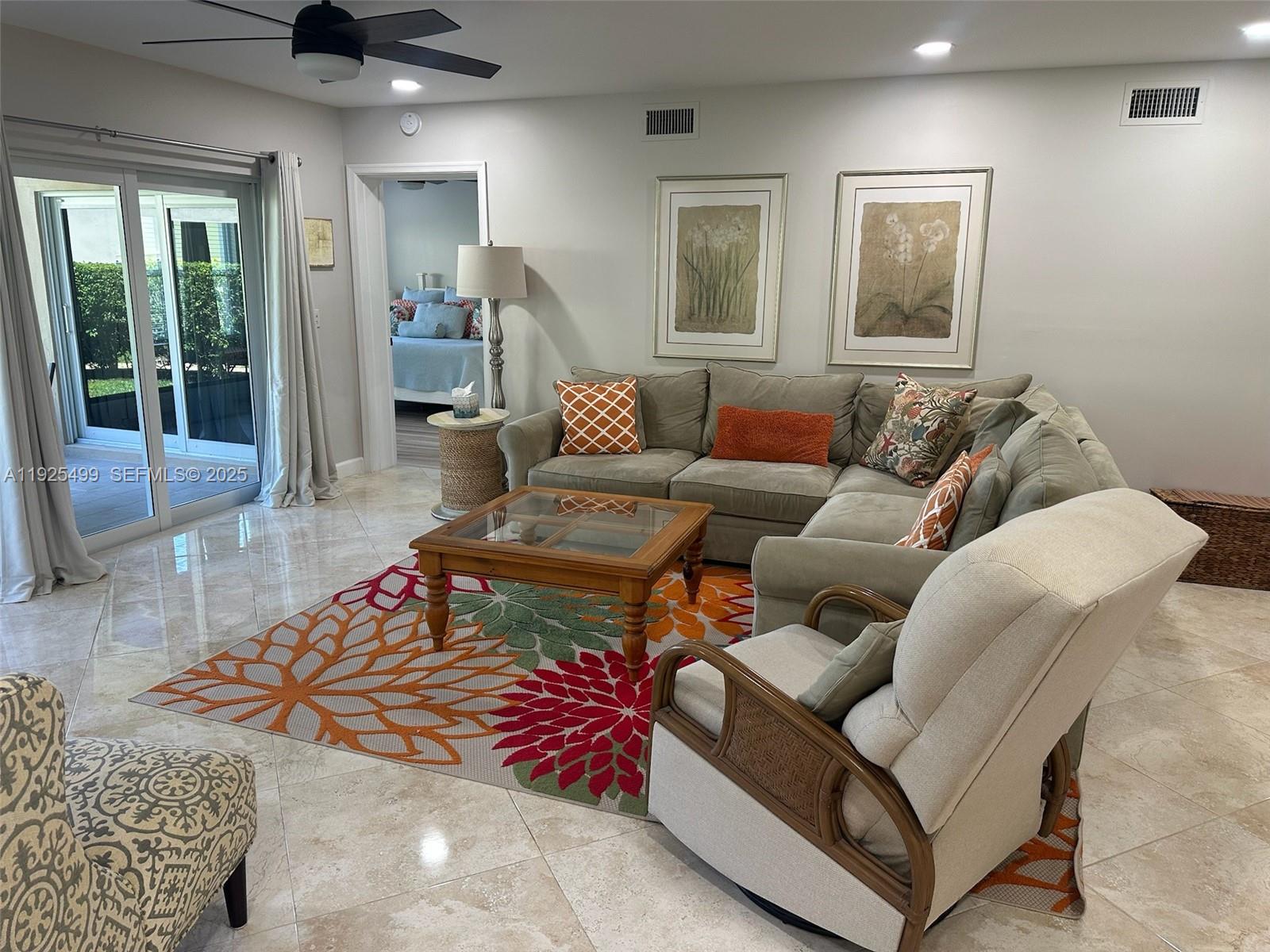 BEACHCOMBER - Residential Lease