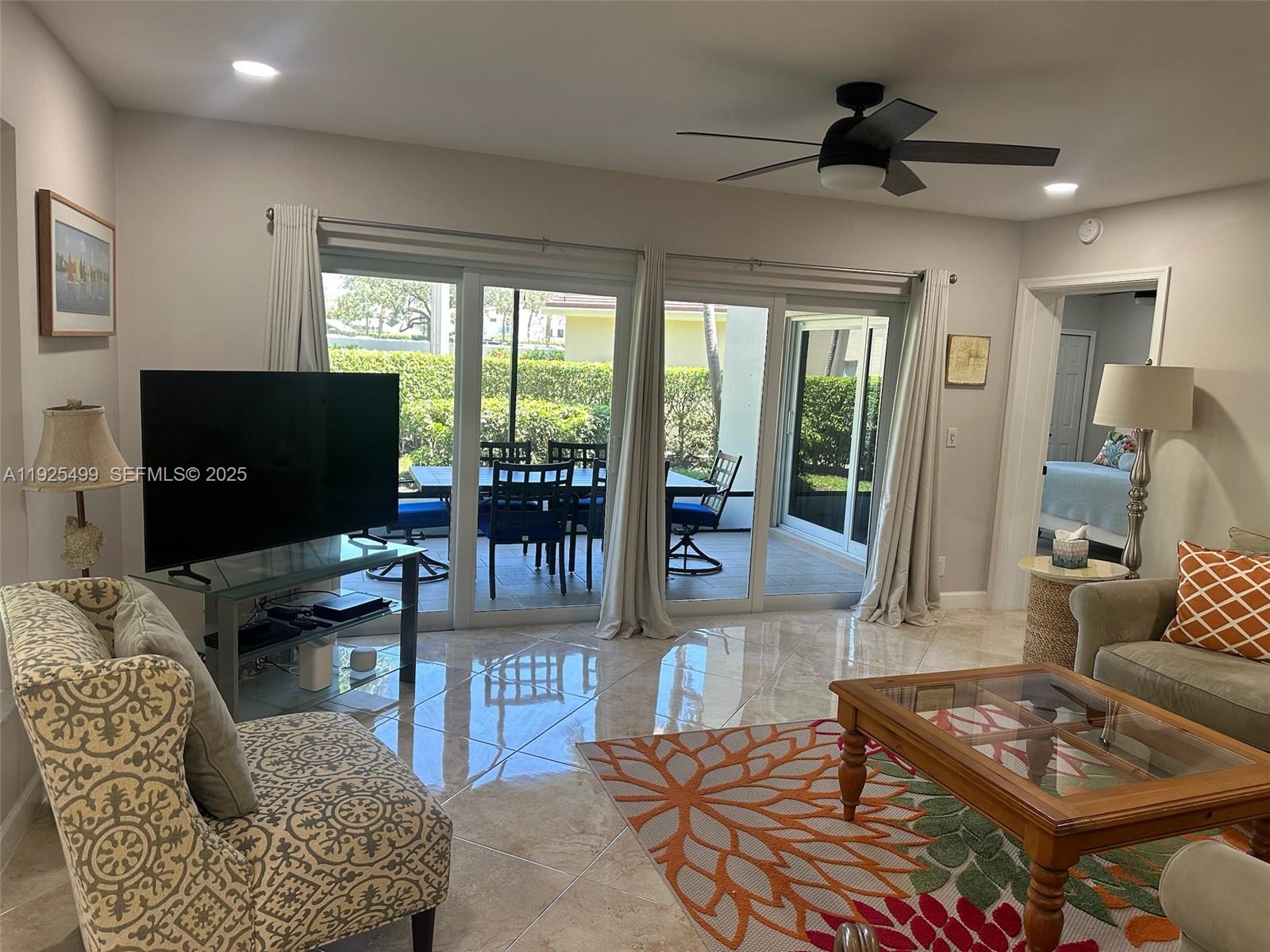 BEACHCOMBER - Residential Lease