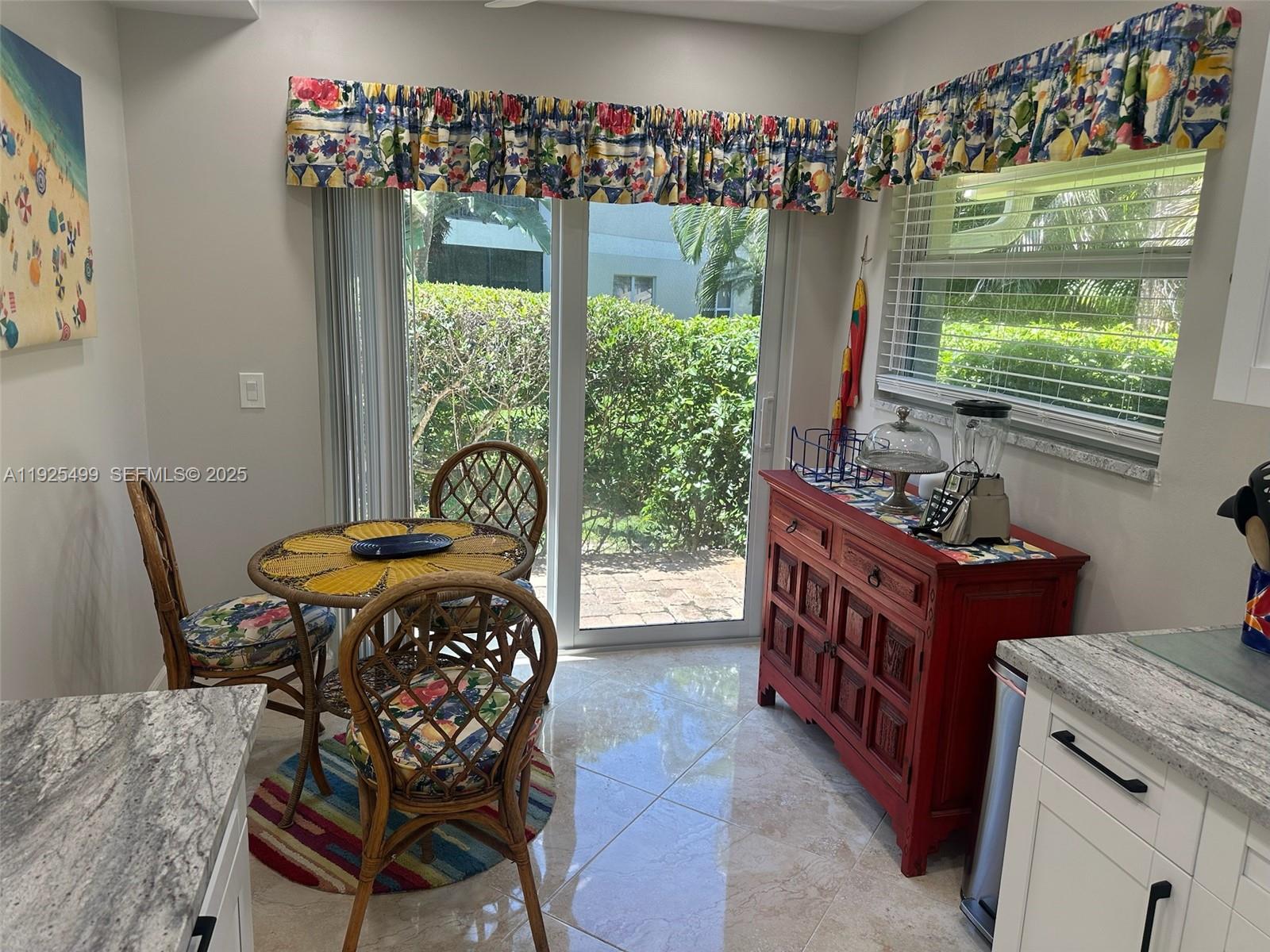 BEACHCOMBER - Residential Lease