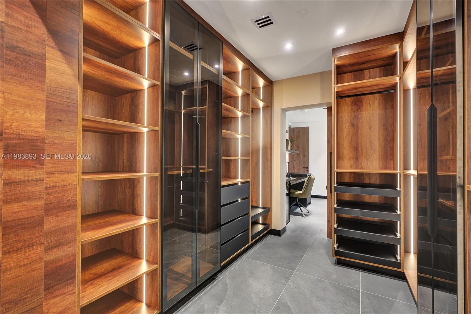 HIGHLAND OAKS - Residential