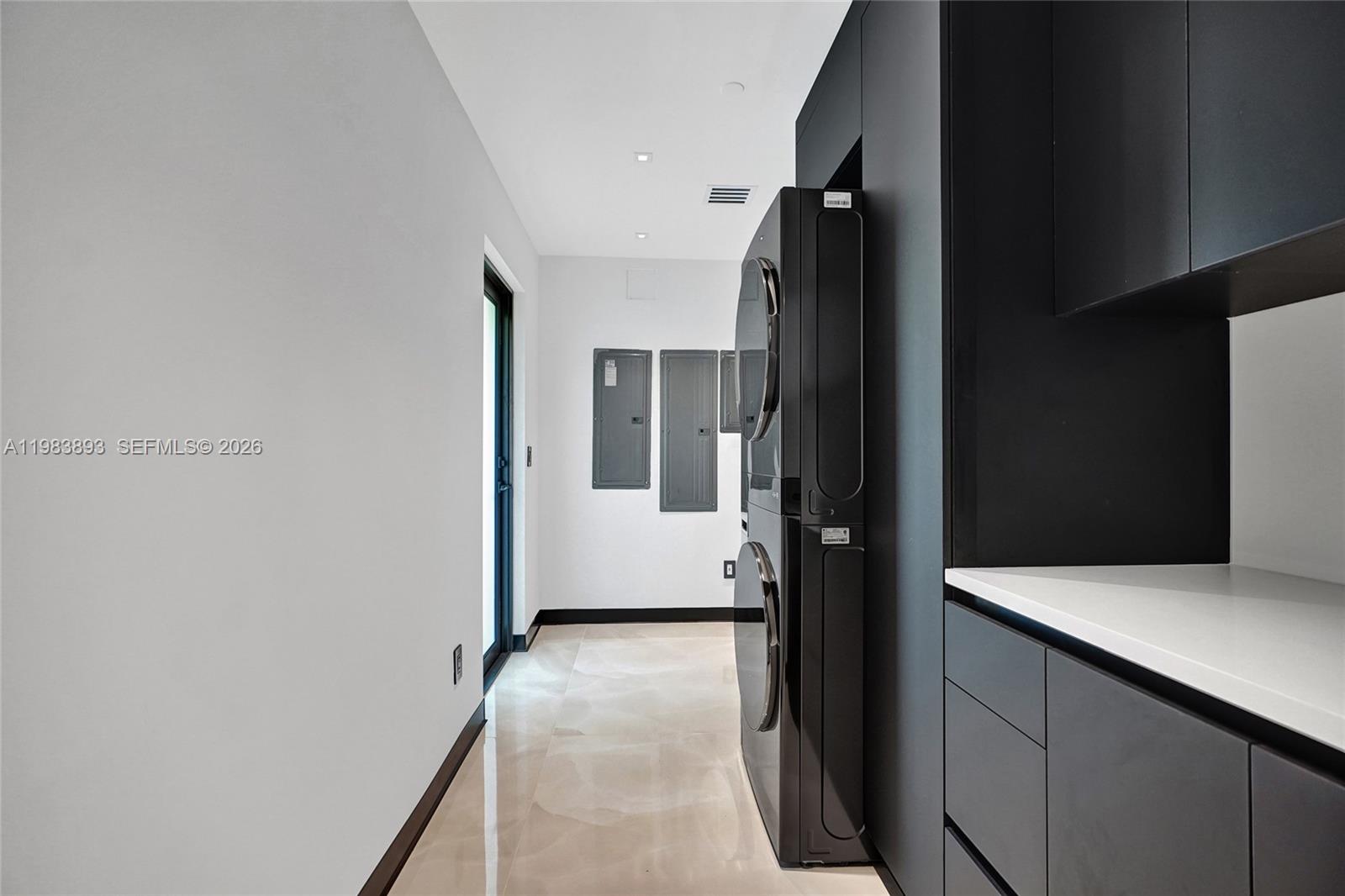 HIGHLAND OAKS - Residential