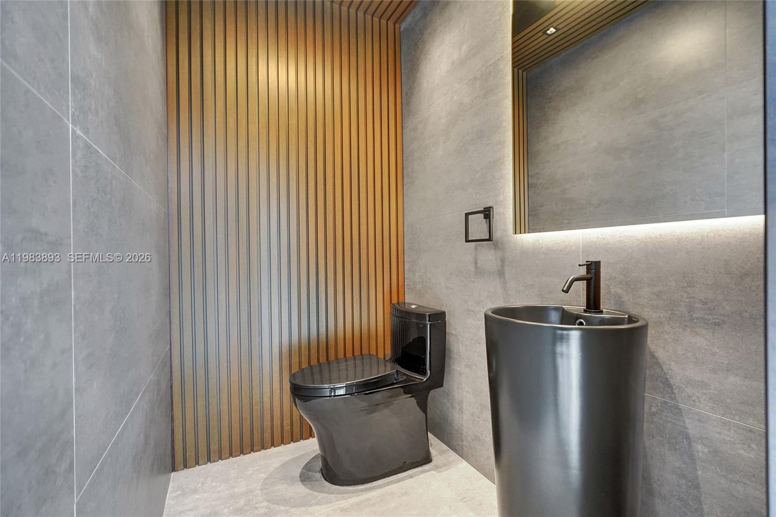 HIGHLAND OAKS - Residential