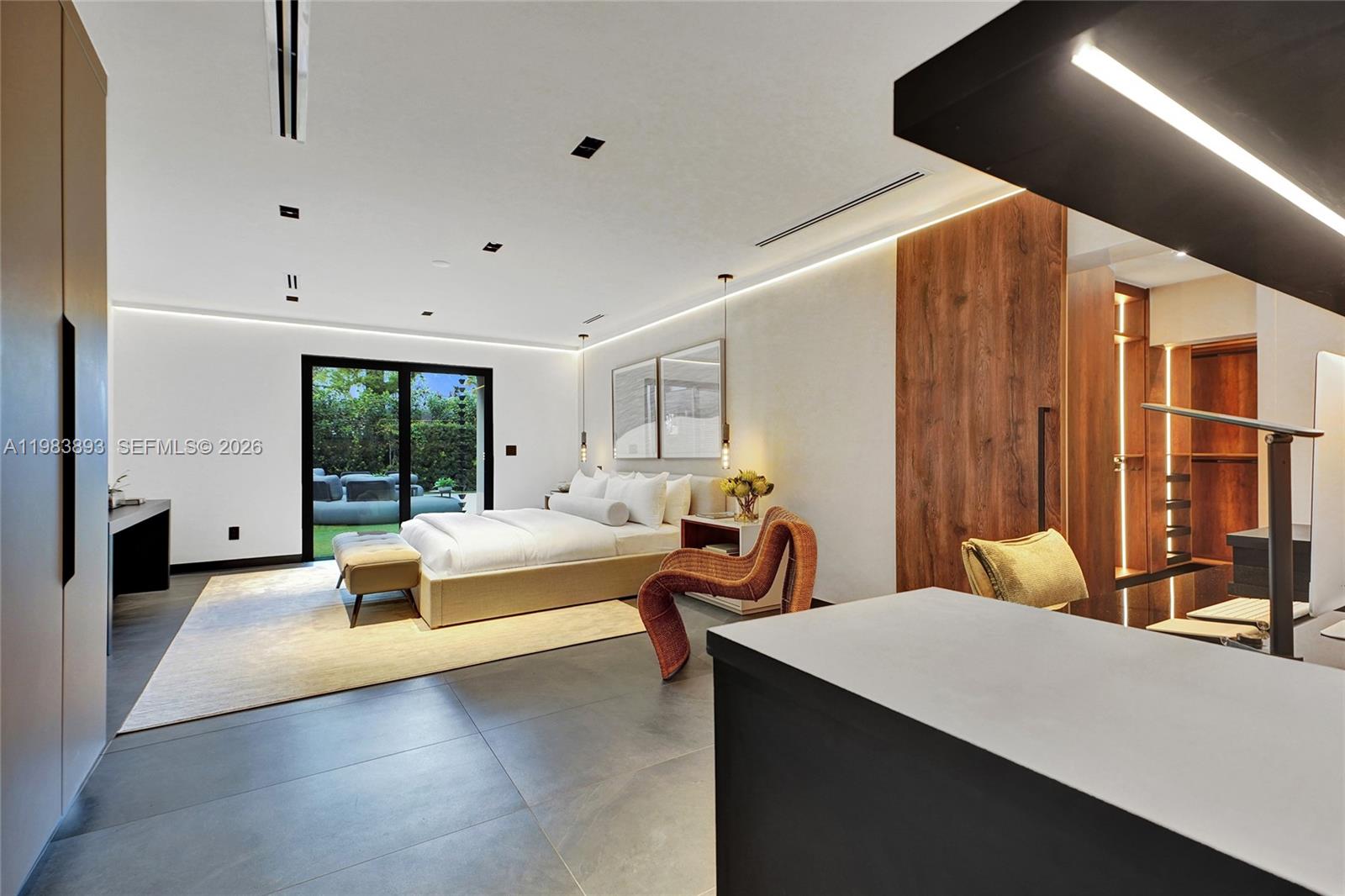 HIGHLAND OAKS - Residential