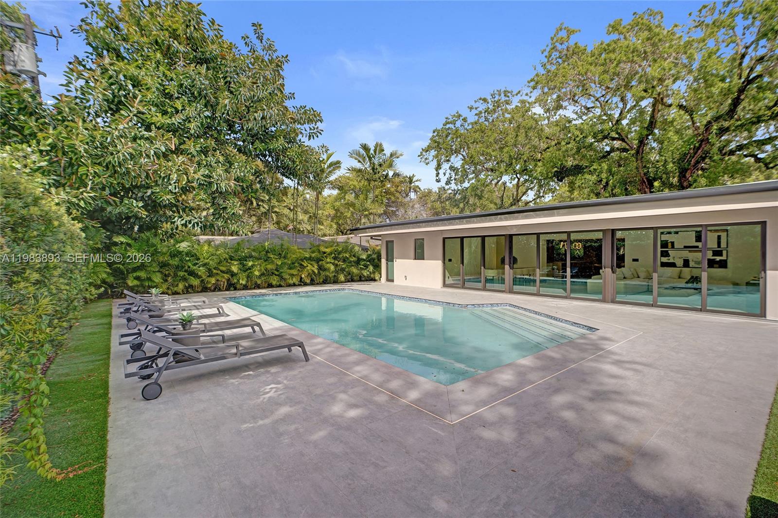 HIGHLAND OAKS - Residential