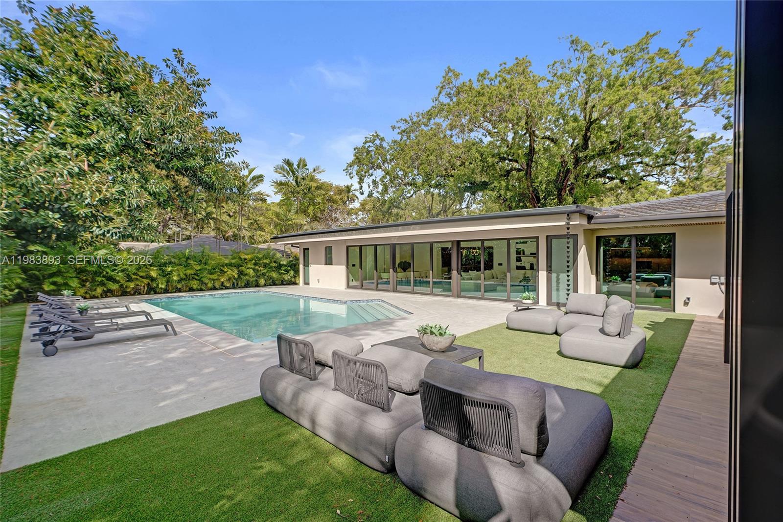 HIGHLAND OAKS - Residential