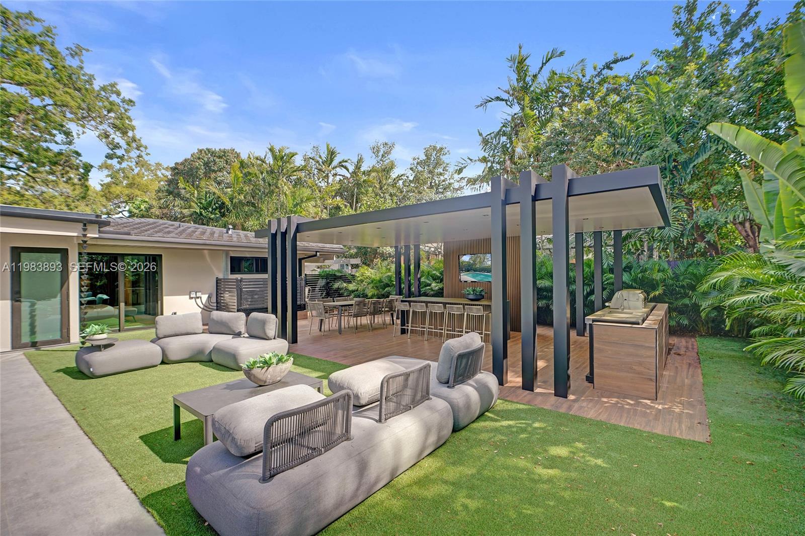 HIGHLAND OAKS - Residential