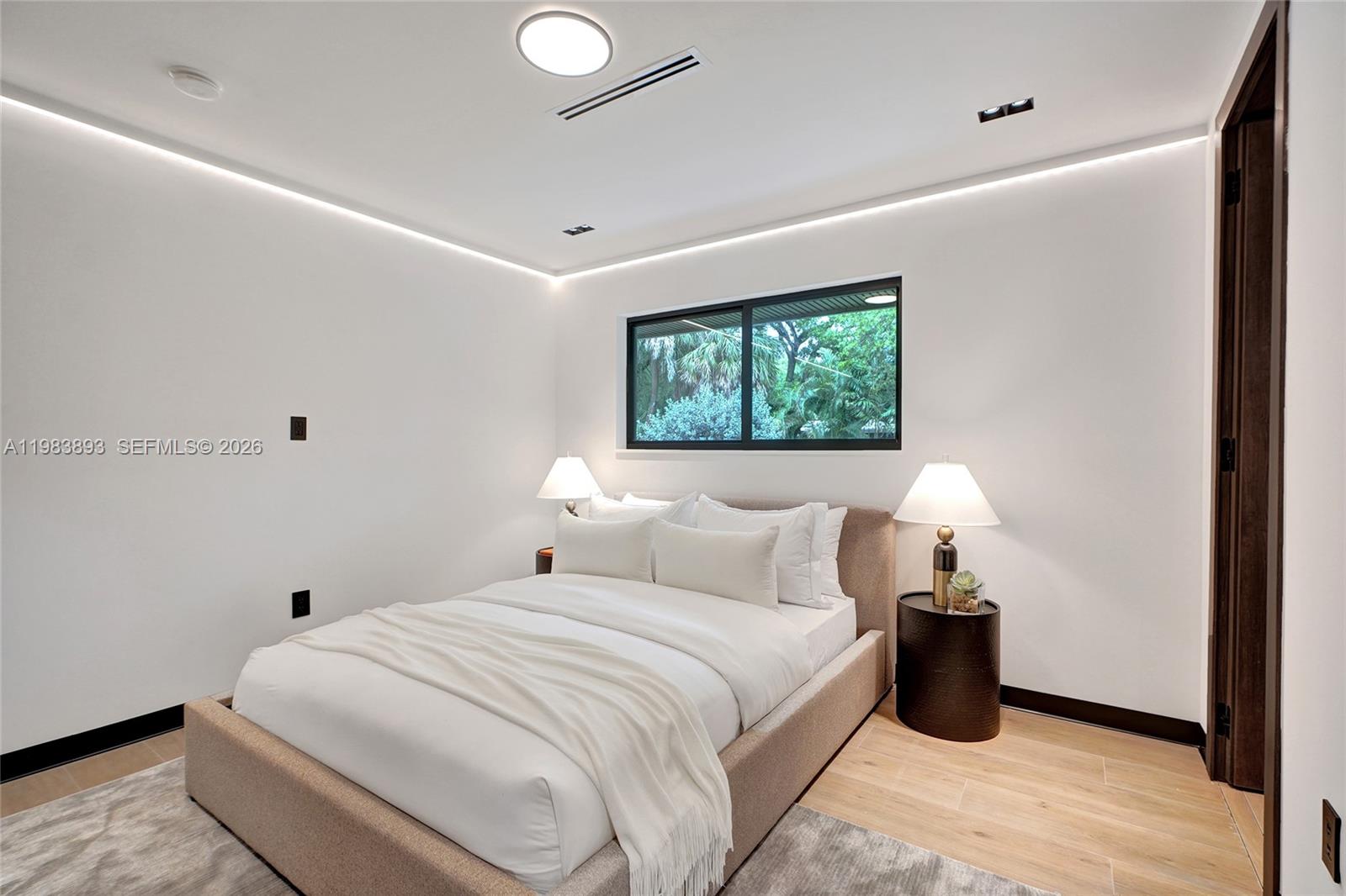 HIGHLAND OAKS - Residential