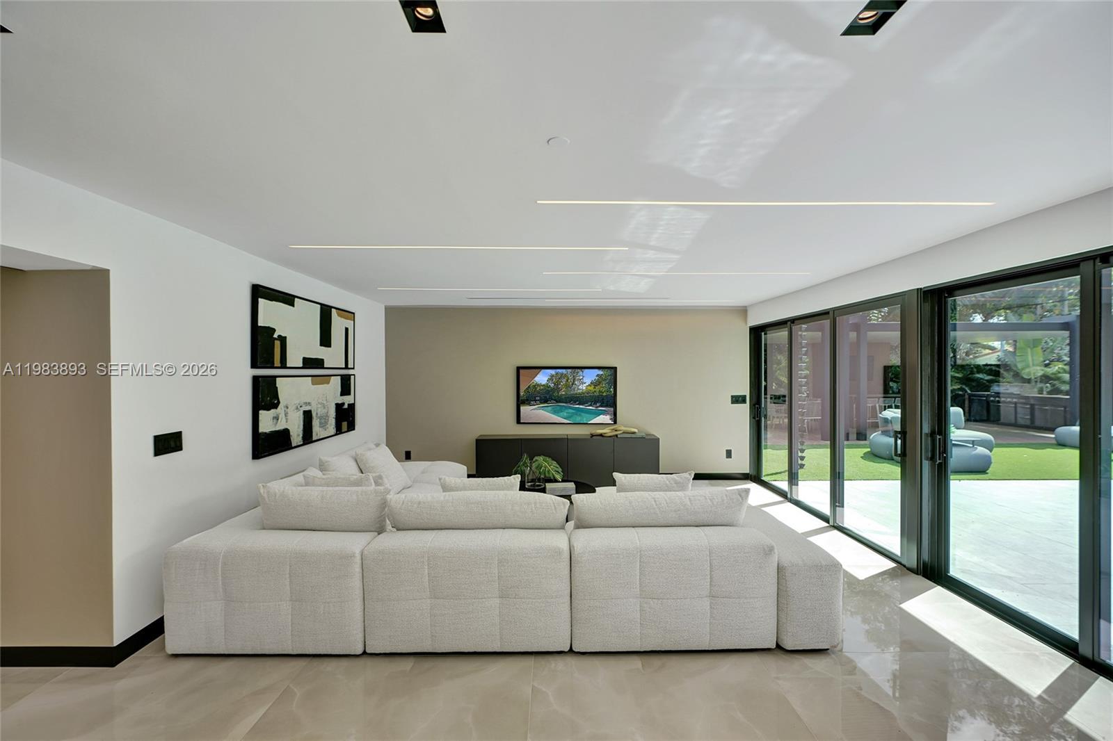 HIGHLAND OAKS - Residential