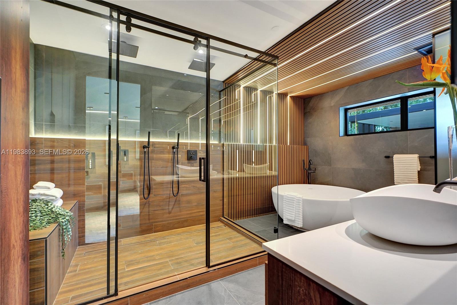 HIGHLAND OAKS - Residential