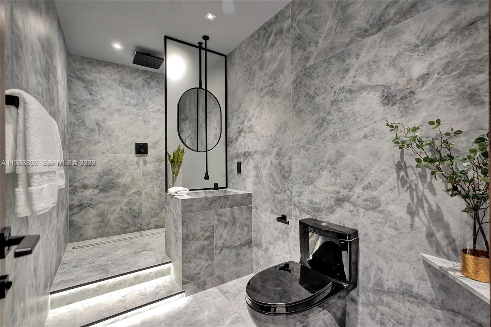 HIGHLAND OAKS - Residential