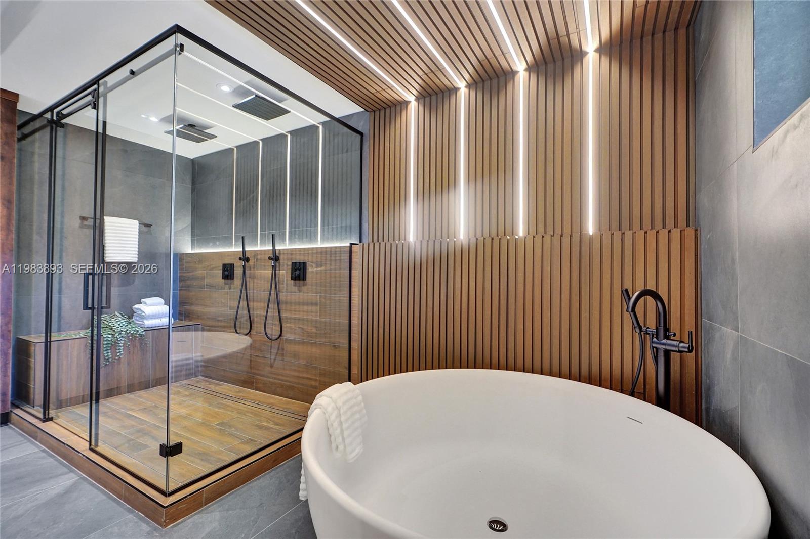 HIGHLAND OAKS - Residential