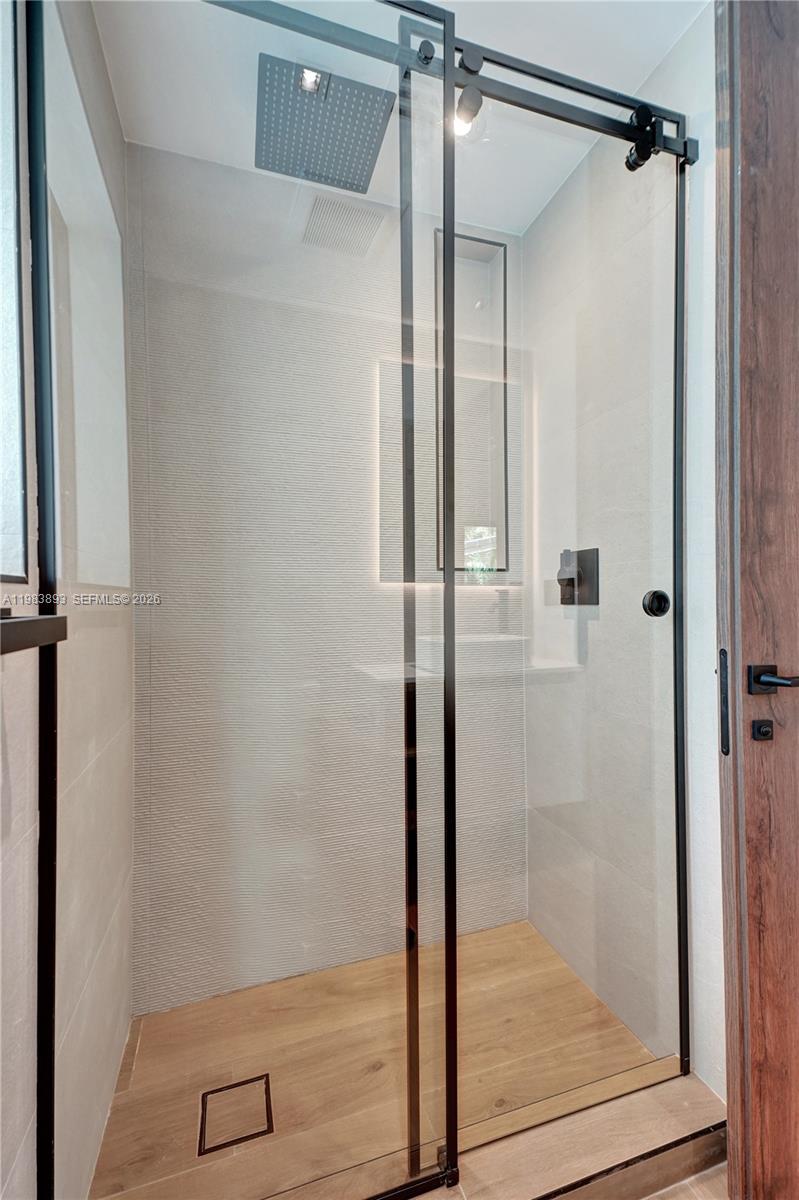 HIGHLAND OAKS - Residential