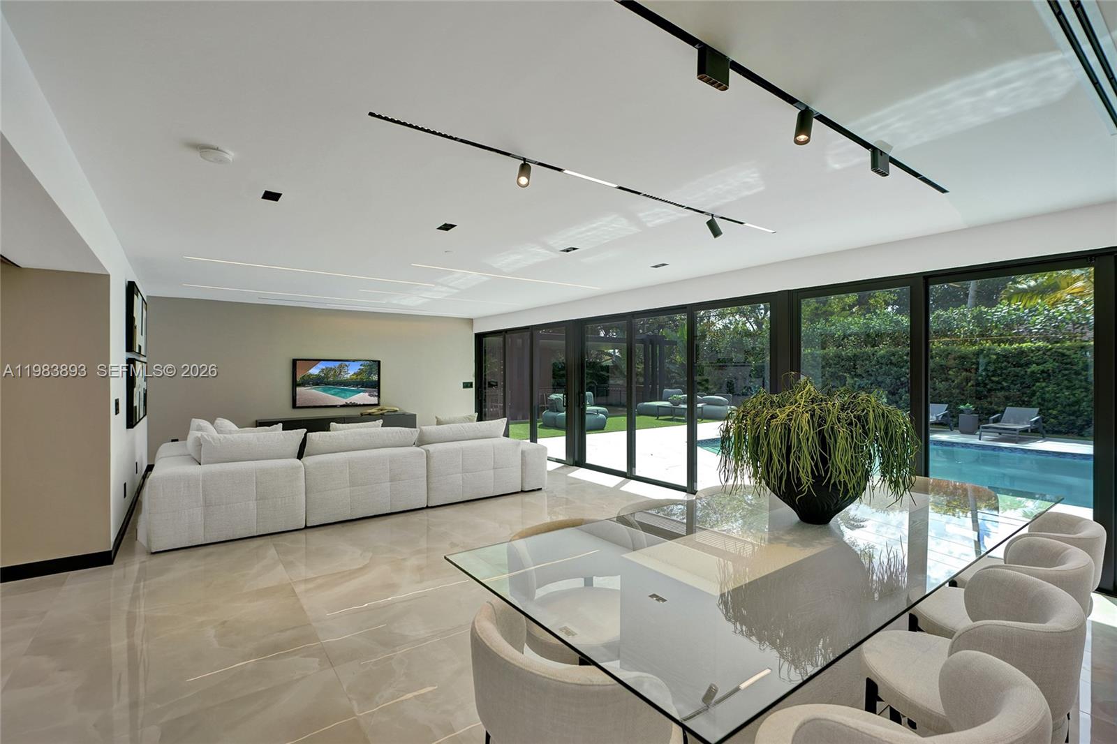 HIGHLAND OAKS - Residential