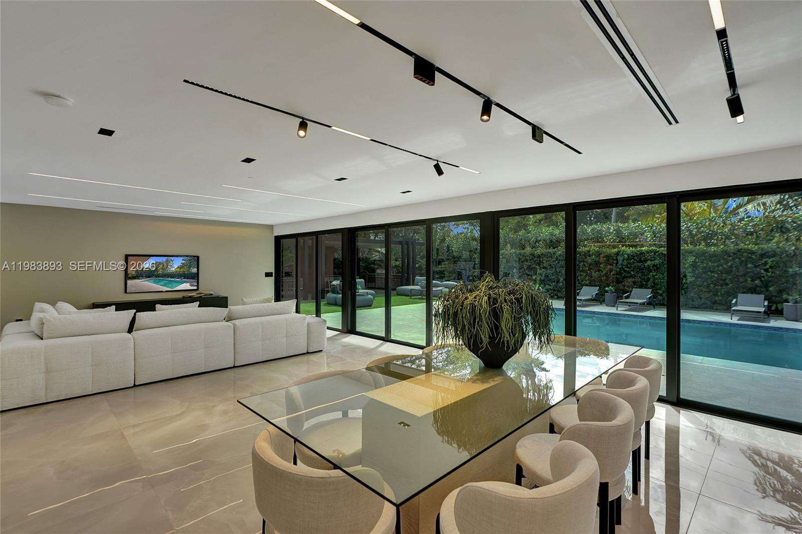 HIGHLAND OAKS - Residential