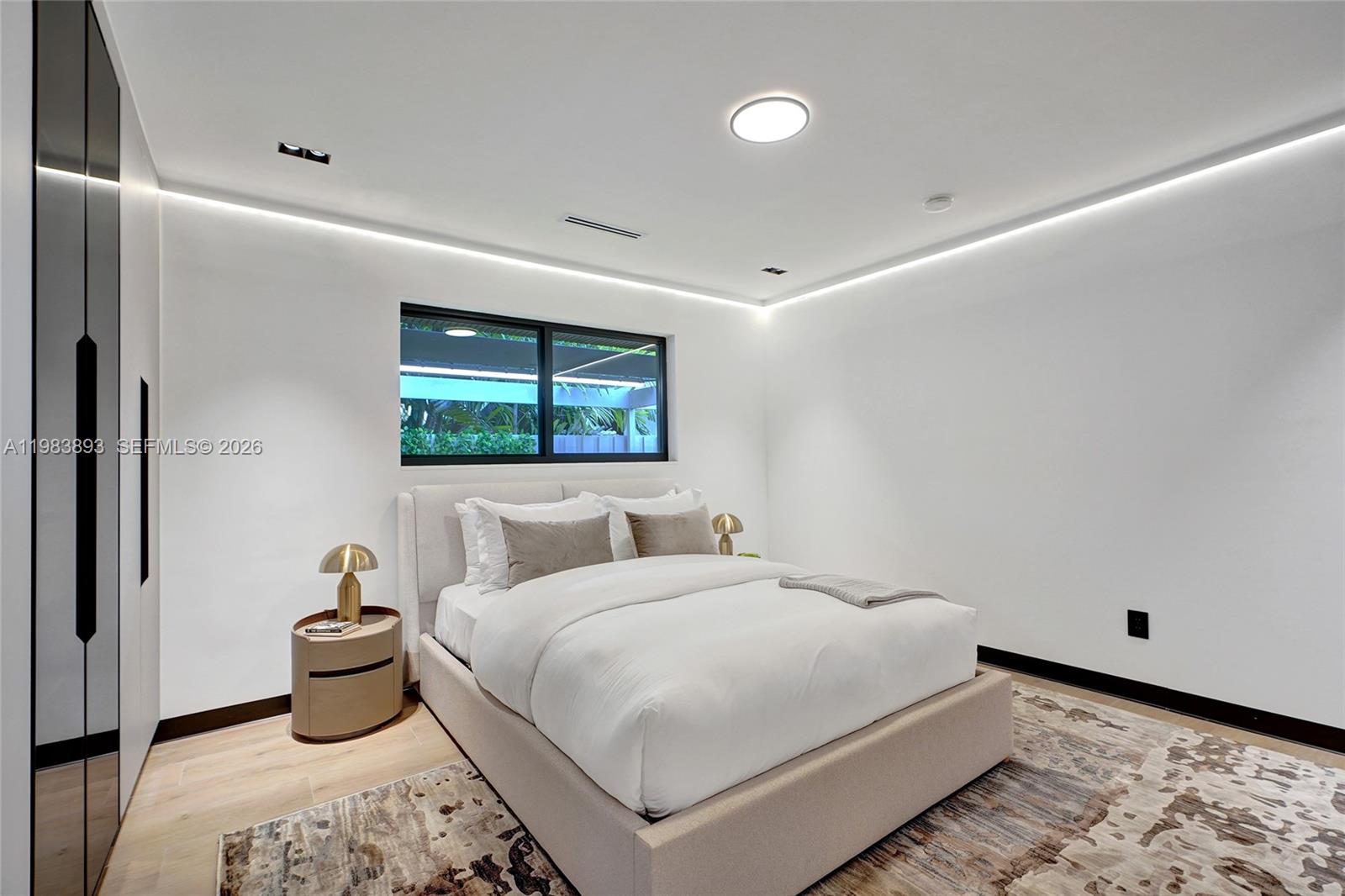 HIGHLAND OAKS - Residential