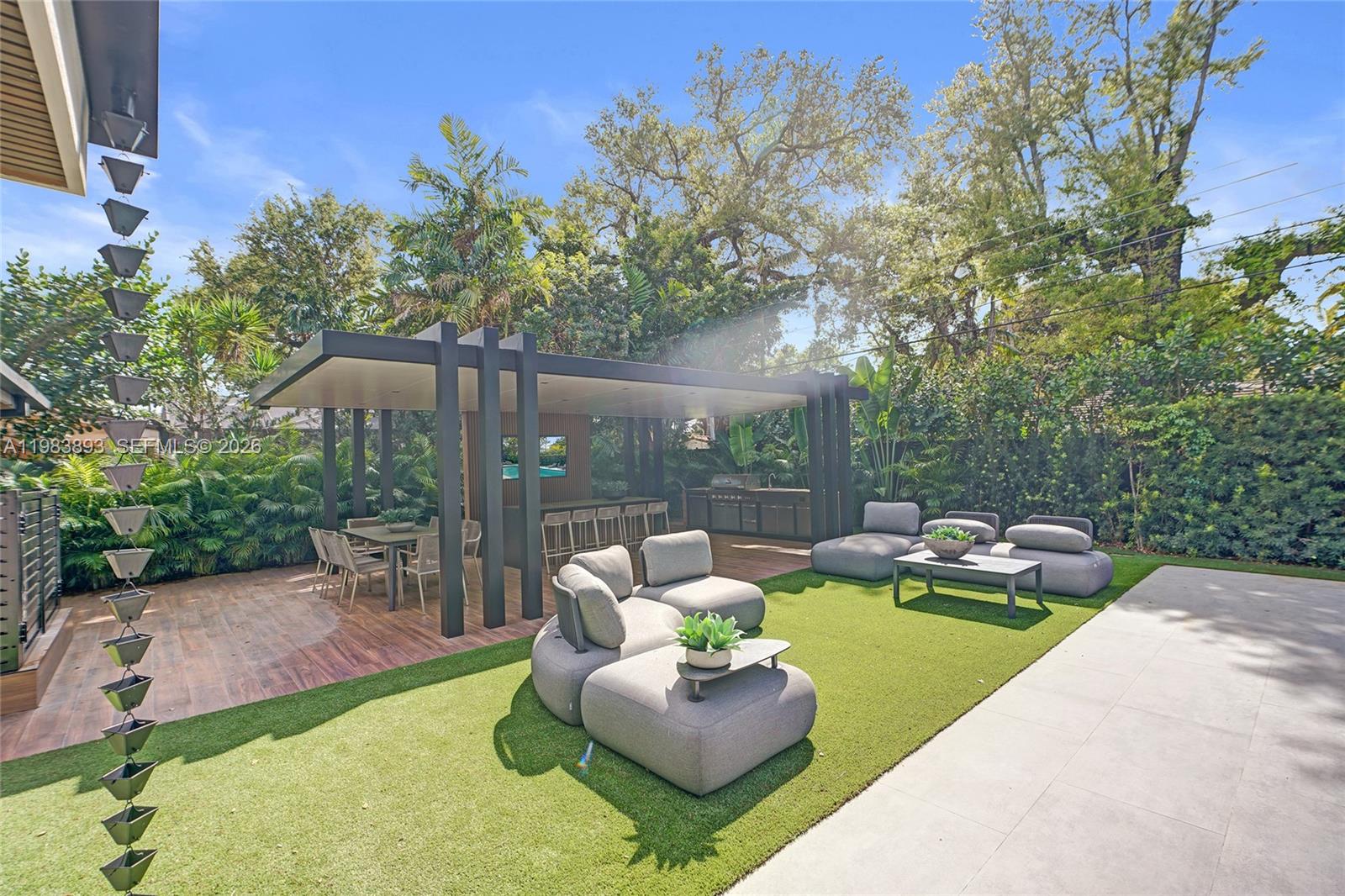 HIGHLAND OAKS - Residential