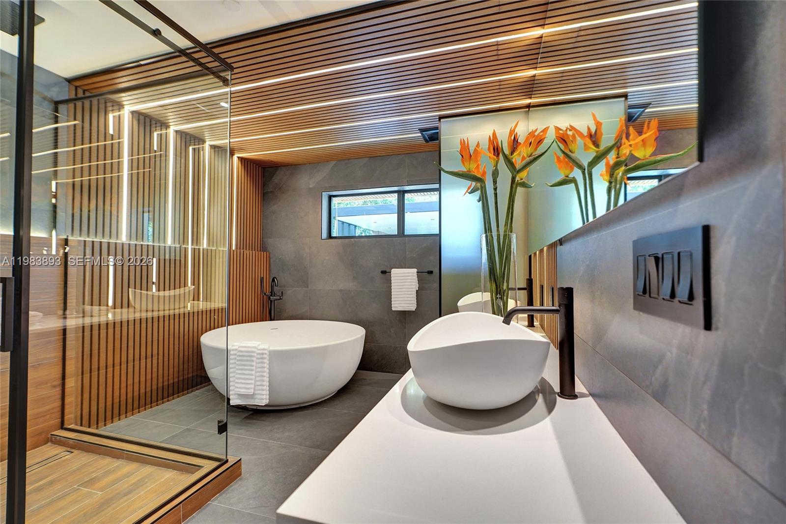 HIGHLAND OAKS - Residential