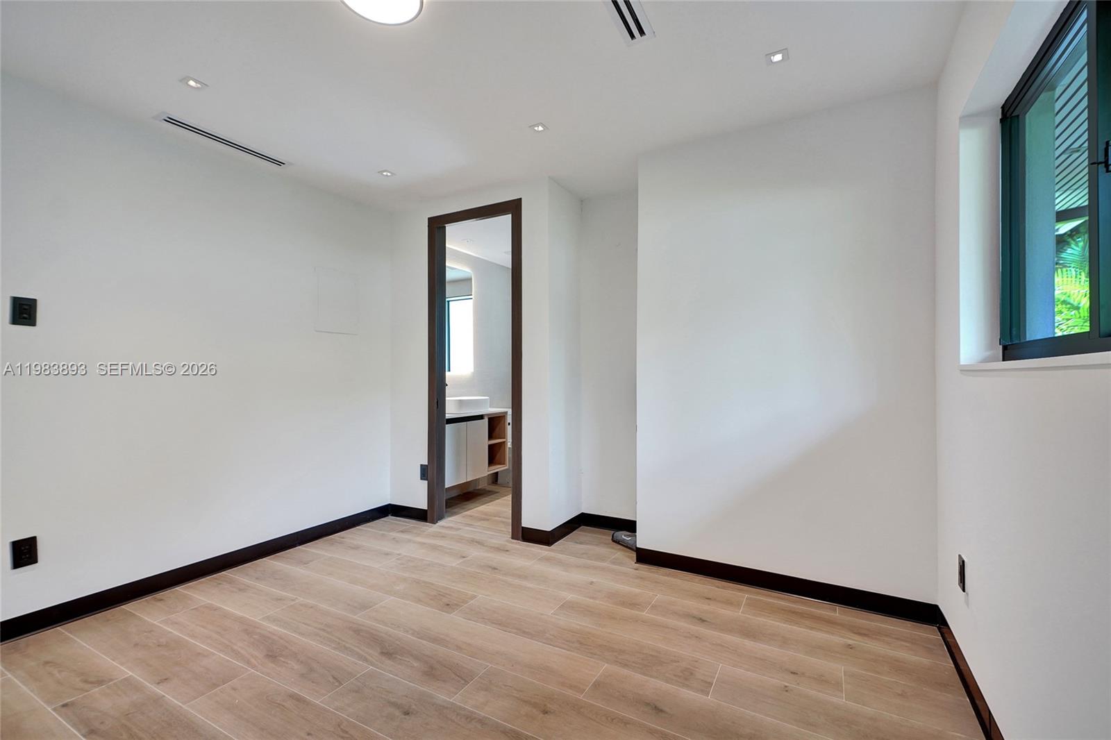 HIGHLAND OAKS - Residential