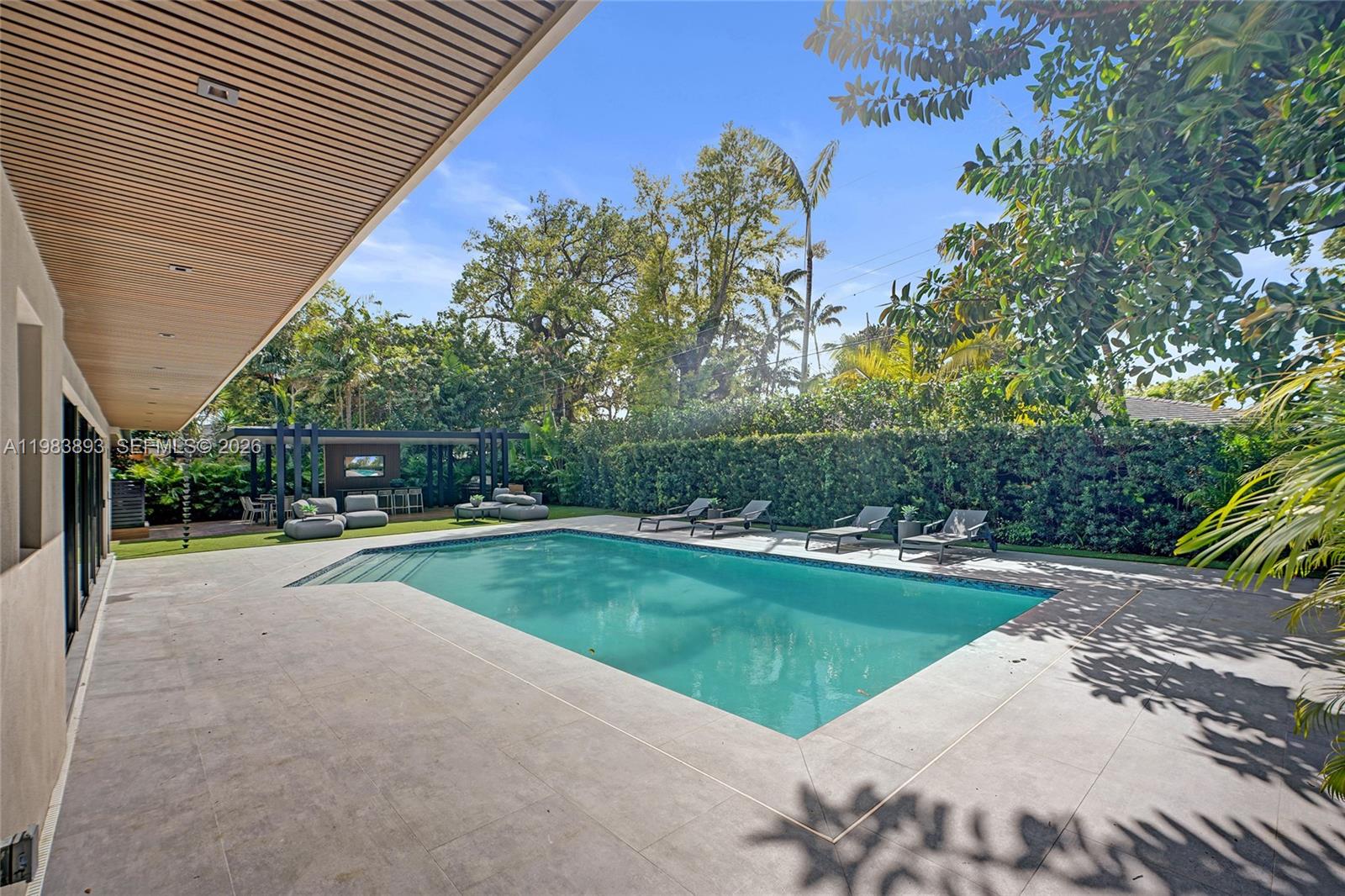 HIGHLAND OAKS - Residential