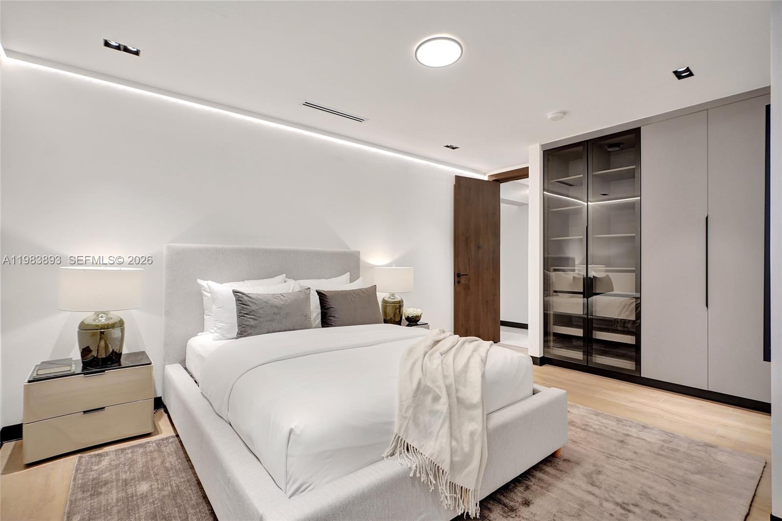 HIGHLAND OAKS - Residential