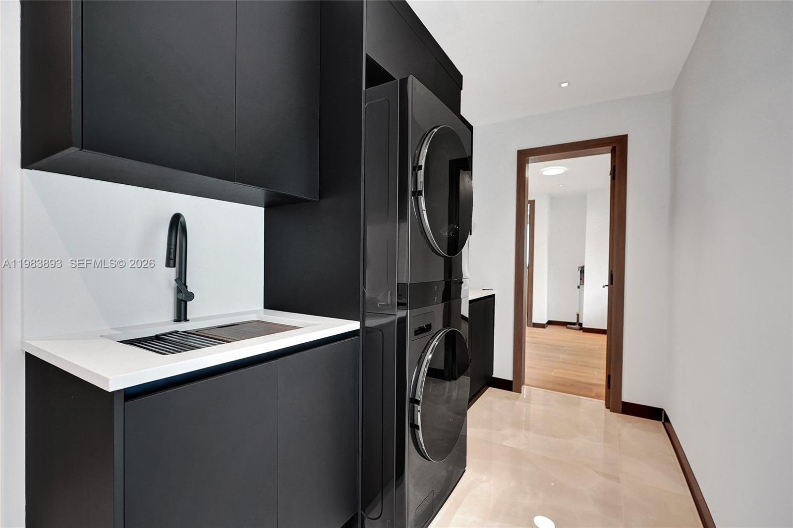 HIGHLAND OAKS - Residential