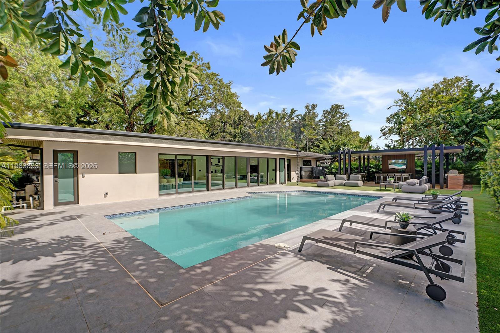 HIGHLAND OAKS - Residential