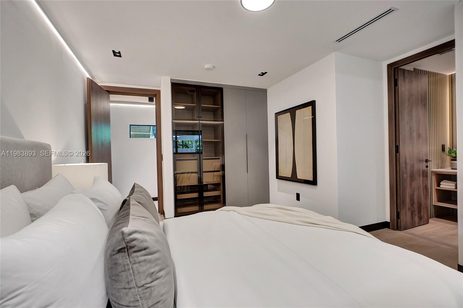 HIGHLAND OAKS - Residential