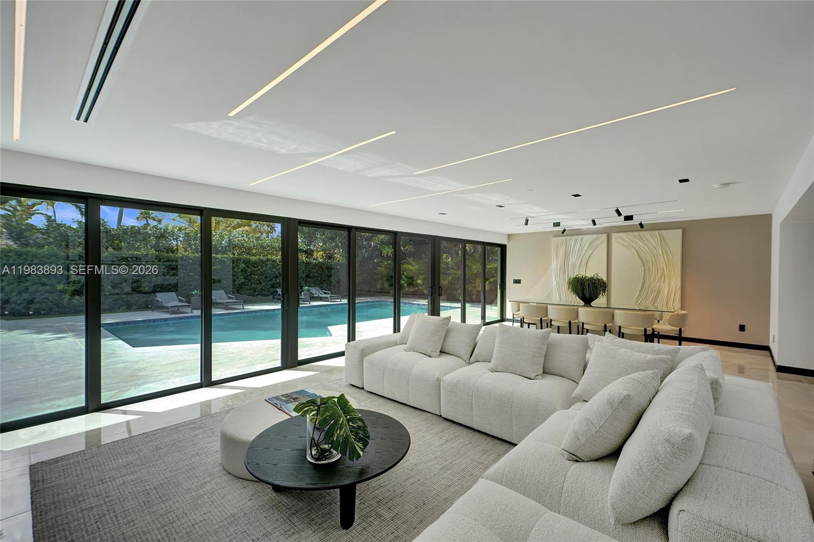 HIGHLAND OAKS - Residential