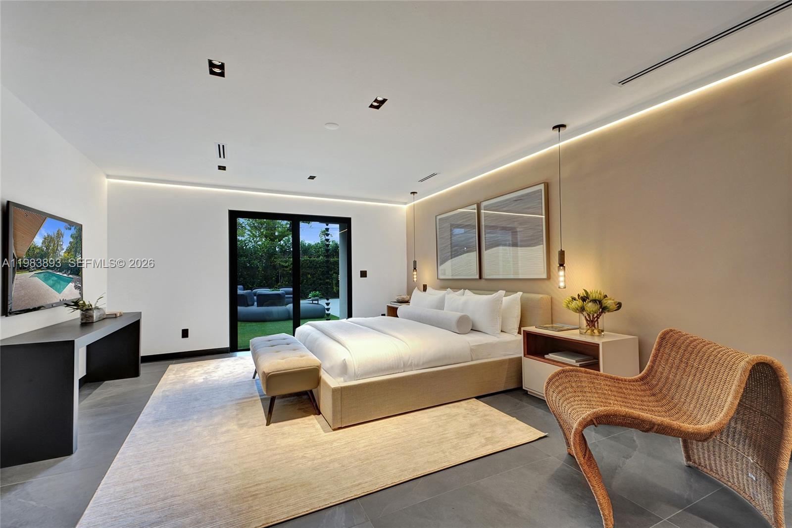 HIGHLAND OAKS - Residential