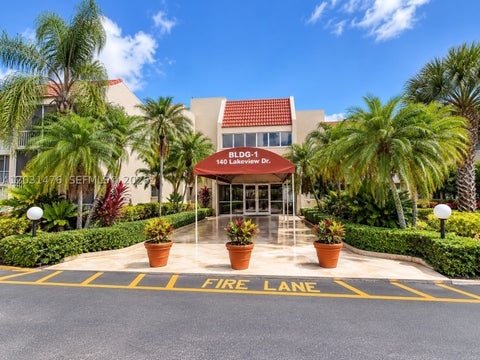 Photo of 140 Lakeview Dr #211, Weston, FL 33326 (MLS # A12031476)