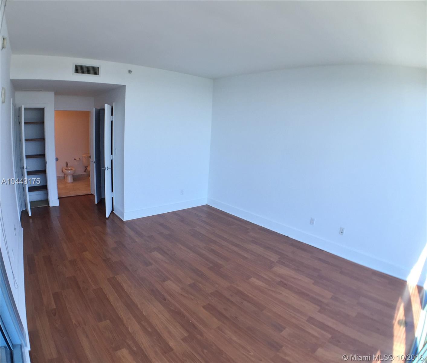 BLUE CONDO - Residential