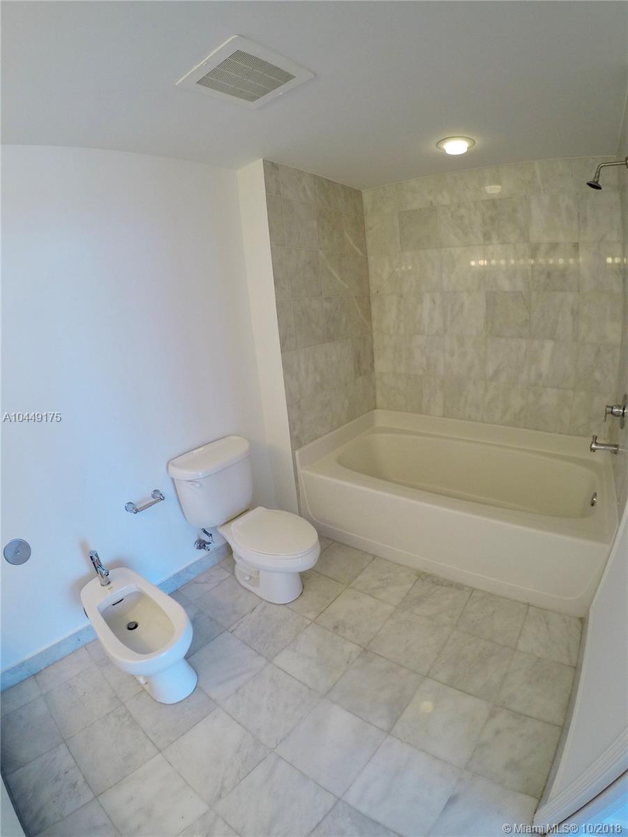 BLUE CONDO - Residential