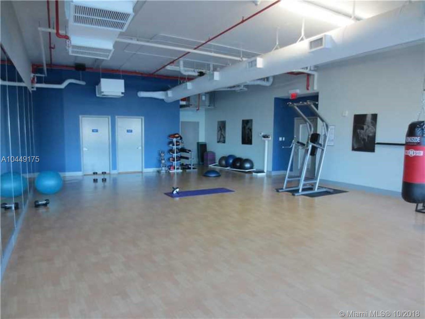 BLUE CONDO - Residential