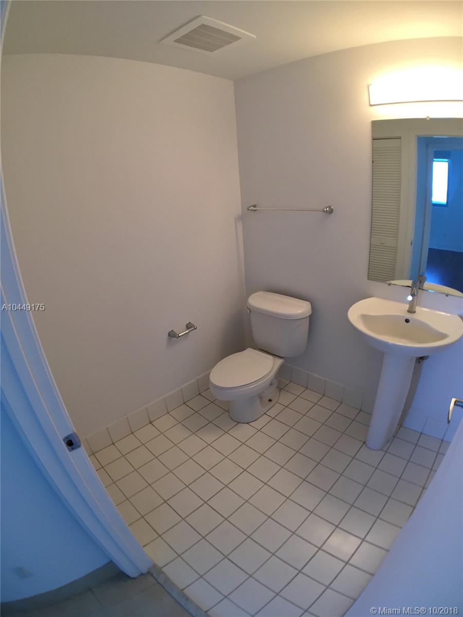 BLUE CONDO - Residential