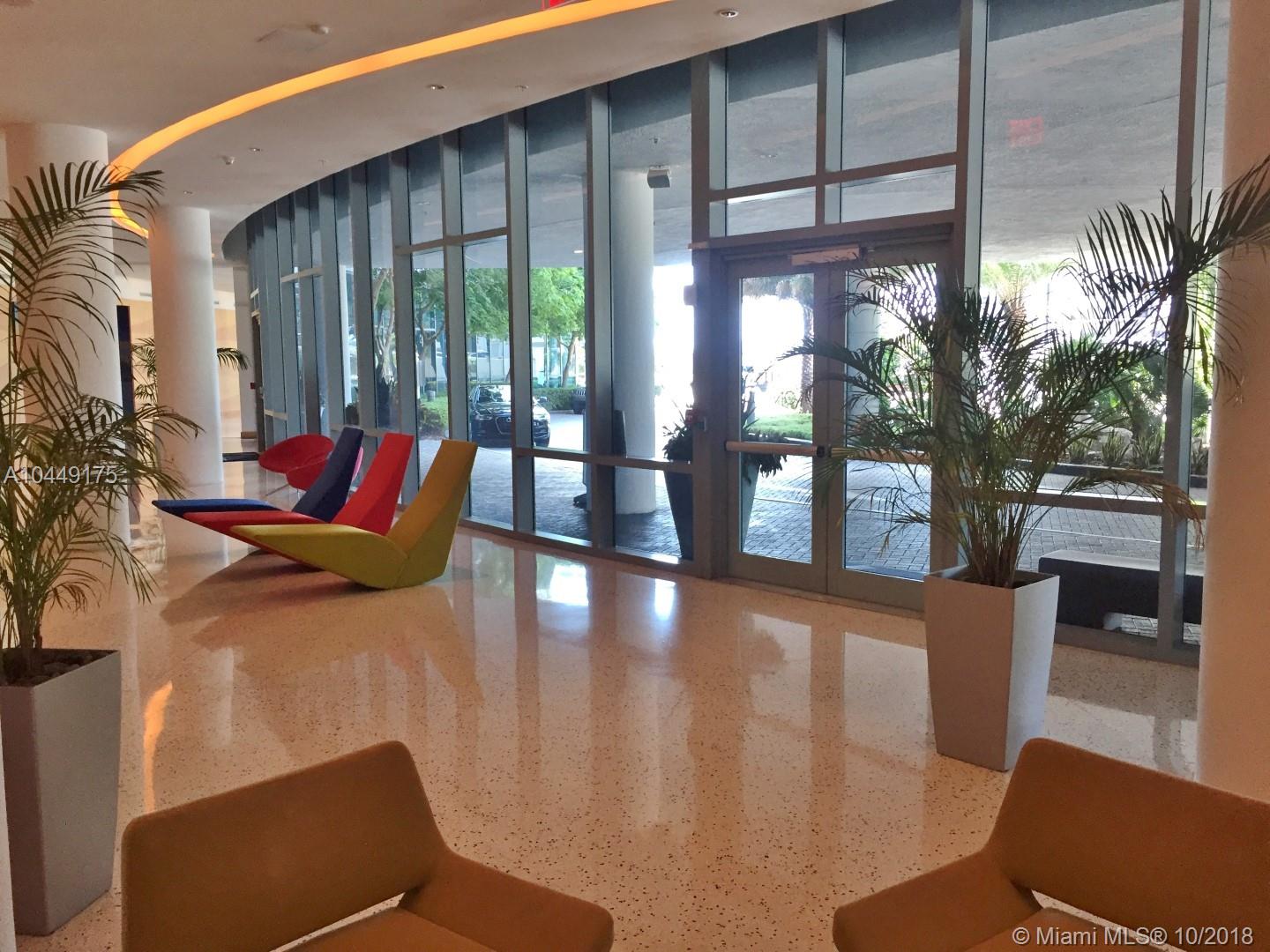 BLUE CONDO - Residential