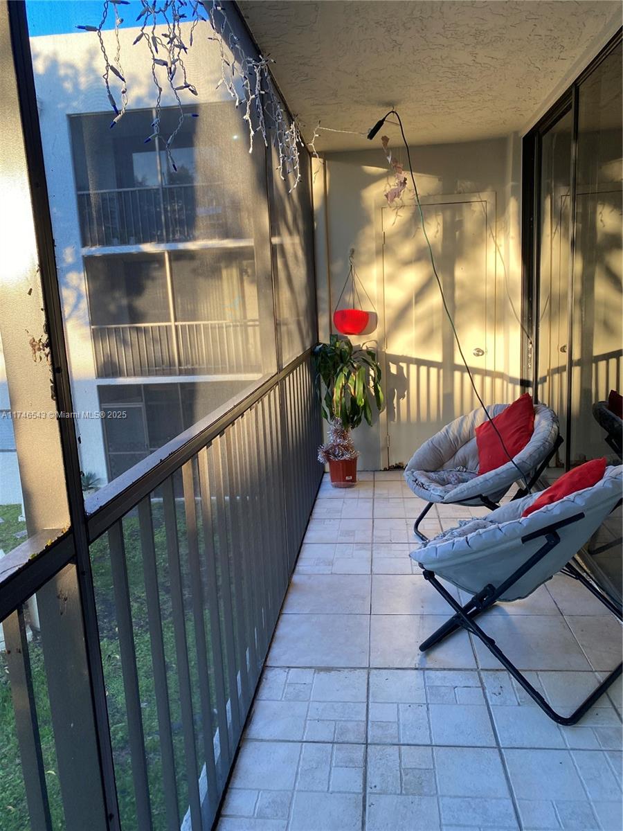 THE HORIZONS CONDO #5 - Residential