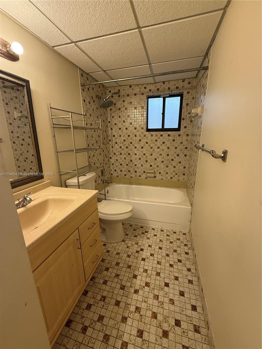 THE HORIZONS CONDO #5 - Residential