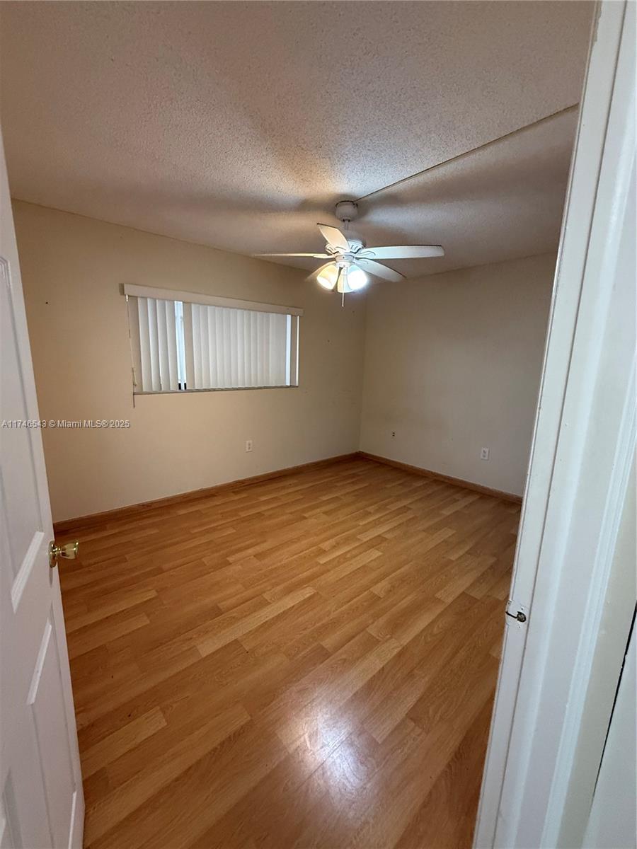 THE HORIZONS CONDO #5 - Residential