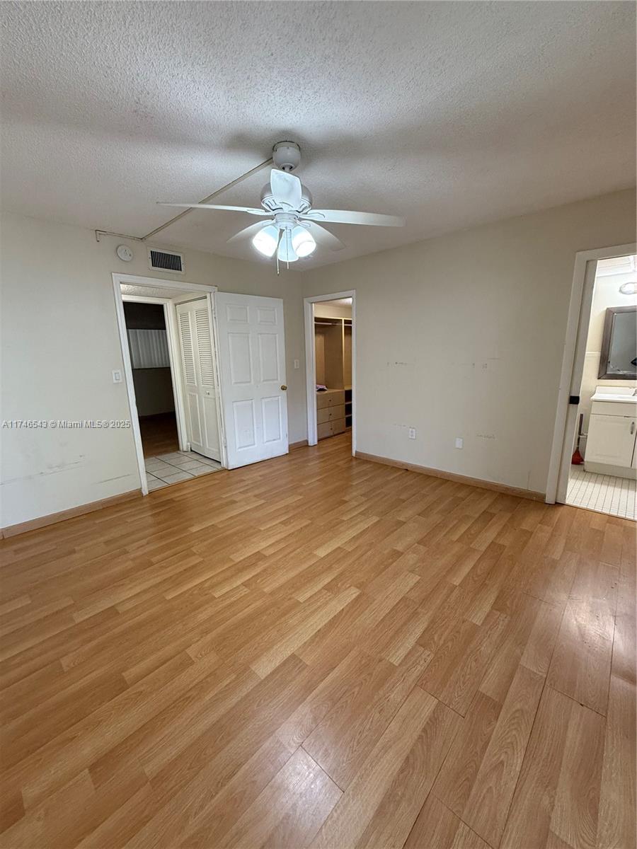 THE HORIZONS CONDO #5 - Residential