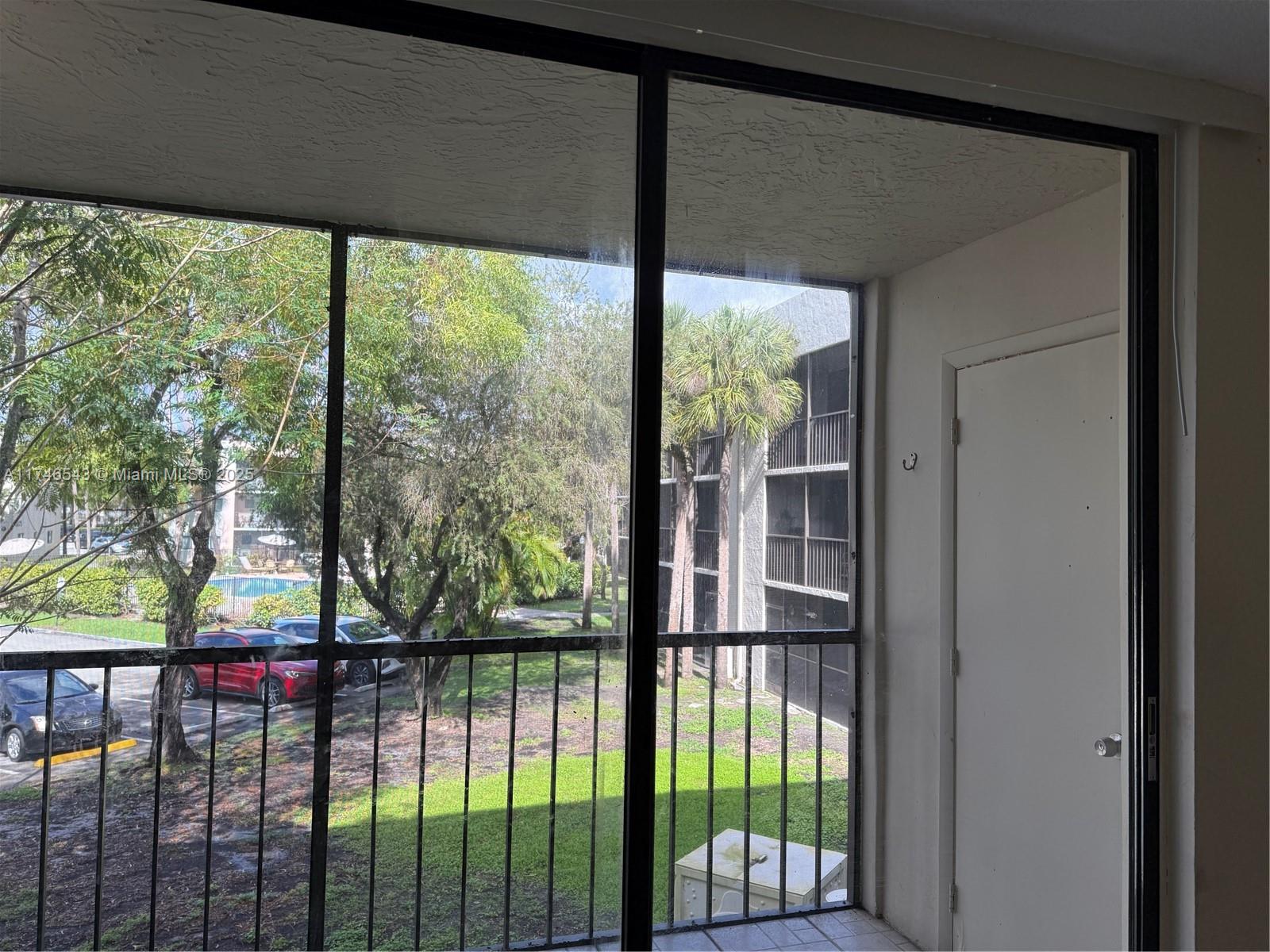 THE HORIZONS CONDO #5 - Residential