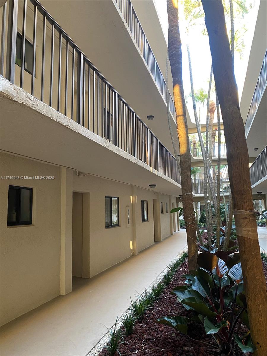 THE HORIZONS CONDO #5 - Residential