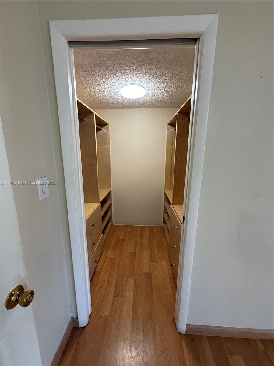THE HORIZONS CONDO #5 - Residential
